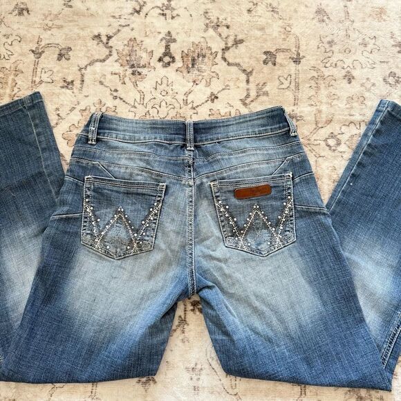 Y2K  studded embroidered jeans by wranglers - Picture 1 of 7